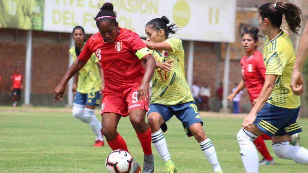 Selección femenina de Colombia en partido amistoso ante Perú