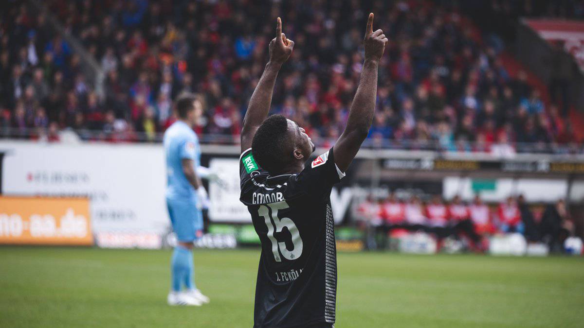 Jhon Córdoba marcó el segundo gol en la victoria de Colonia sobre Heddenheim en la Bundesliga 2