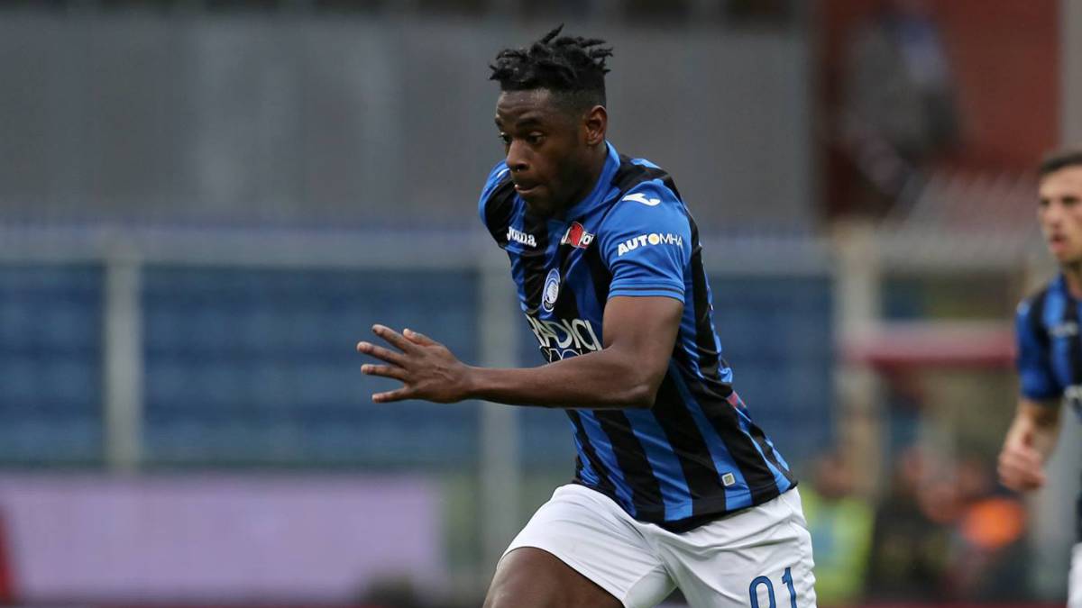 Duván Zapata, goleador de Atalanta, estaría en la mira del Chelsea.
