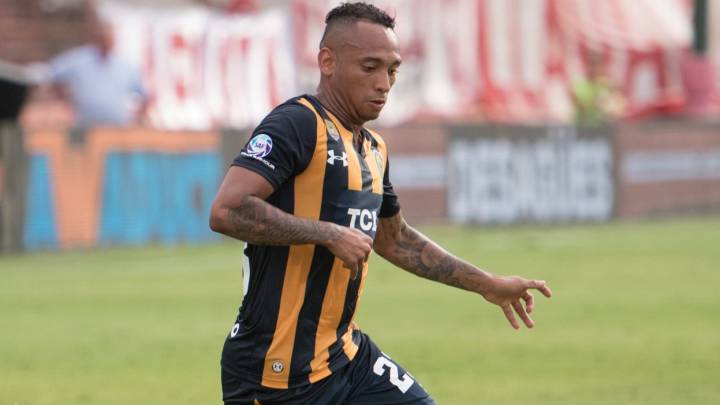 Jarlan Barrera durante un partido con Rosario Central en el Superliga Argentina