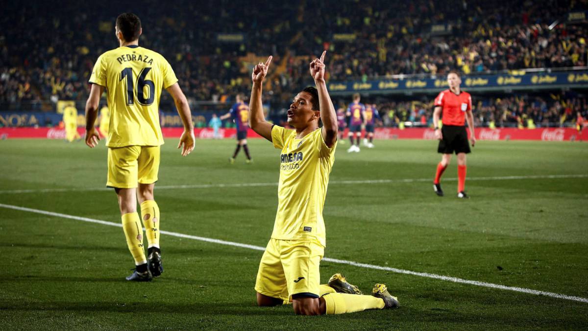 Carlos Bacca, delantero del Villarreal busca las semifinales de la Europa 2018/2019 ante el Valencia. El colombiano jugará su partido 51 de Europa League