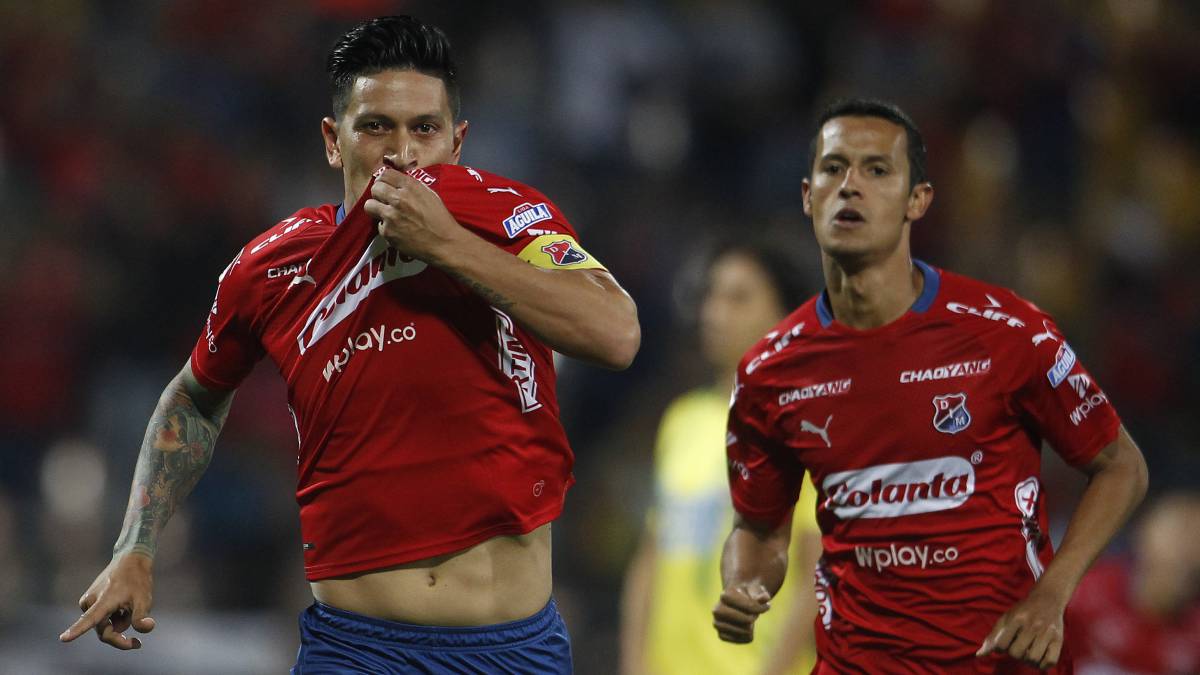 Germán Cano celebrando uno de sus goles con Medellín ante Bucaramanga por Liga Águila I-2019.