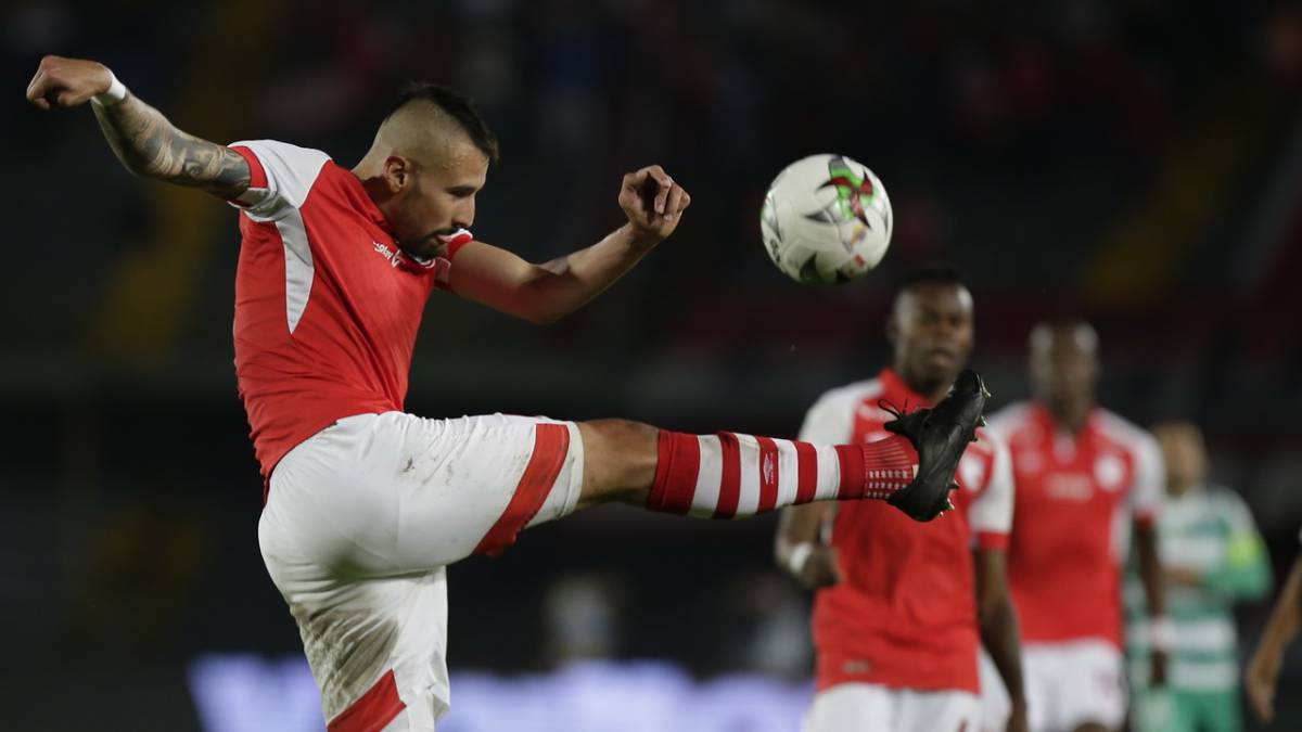 Santa fe buscará su primer triunfo en Liga Águila ante Huila.