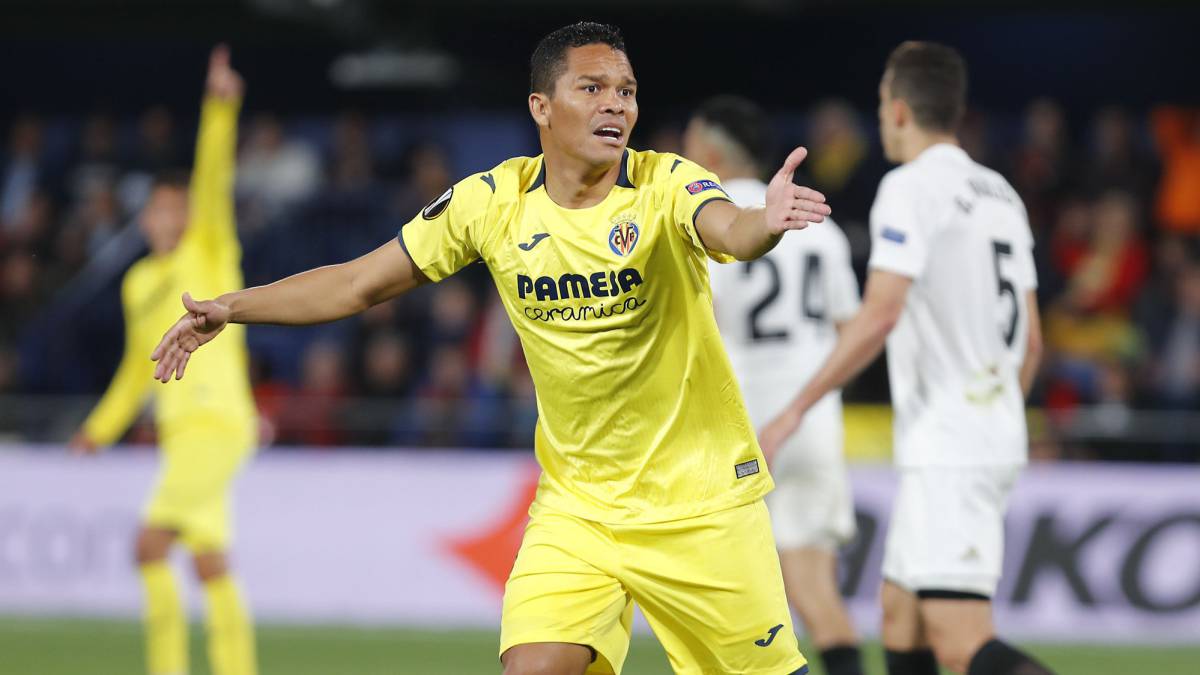 Carlos Bacca por la semifinal de Europa League