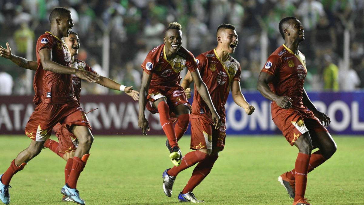 Los jugadores de Rionegro celebran el pase a segunda ronda de Copa Sudamericana.