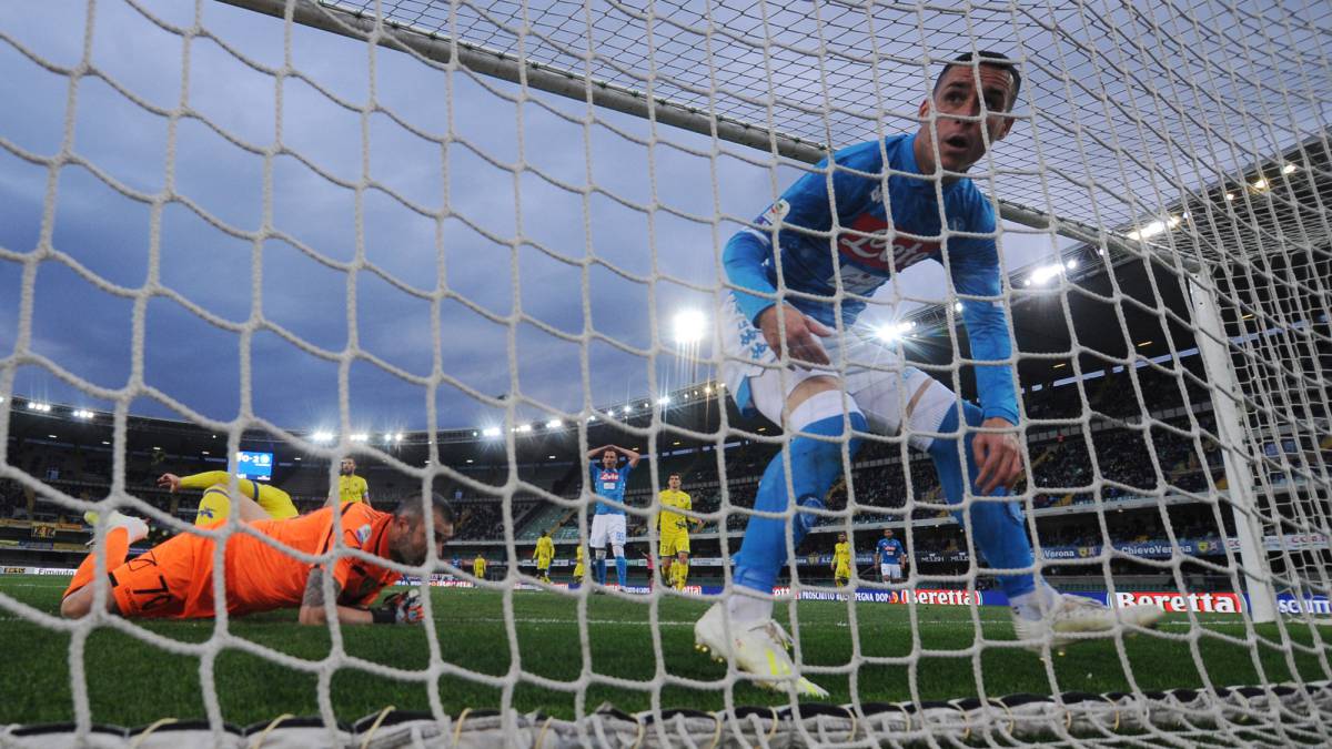 Napoli y Arsenal se enfrentarán por los cuartos de final de la Europa League.