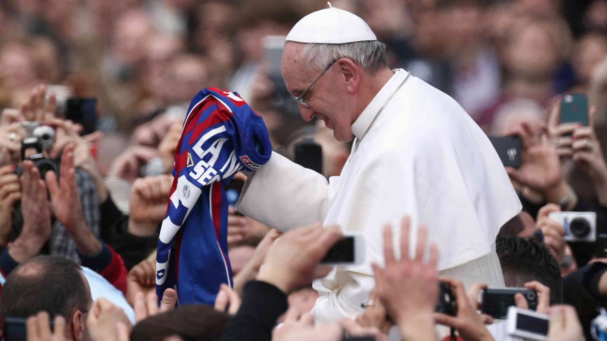 San Lorenzo y el Papa Francisco se han convertido en símbolo del vínculo entre el fútbol y la religión