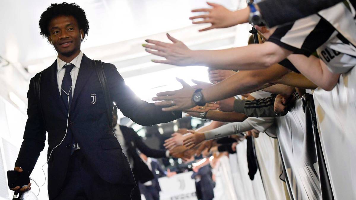Juan Guillermo Cuadrado en la Juventus antes del partido contra Fiorentina