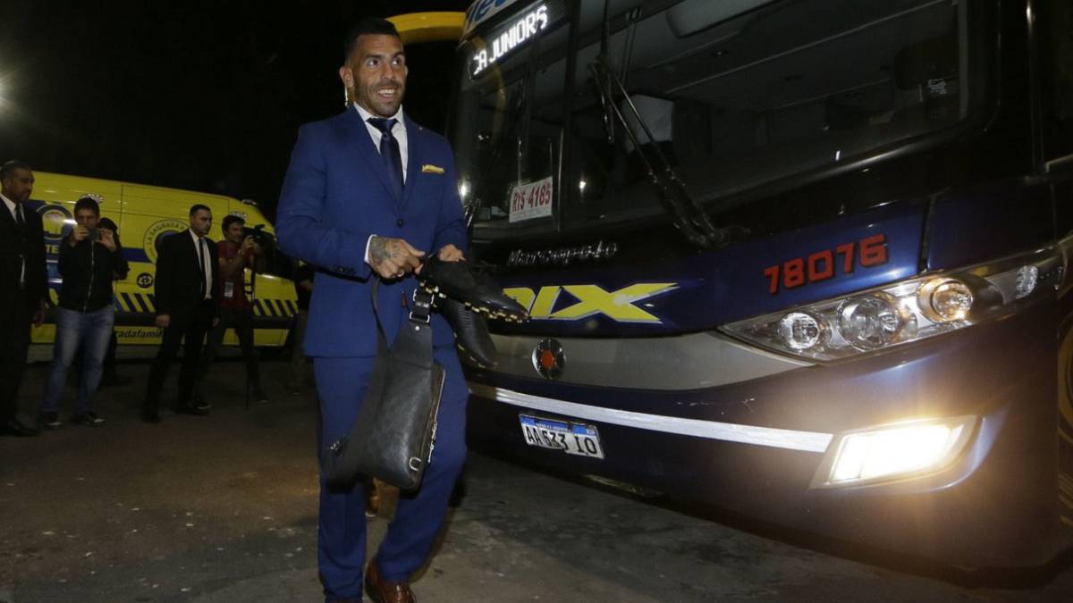 El delantero Carlos Tévez, llegando al estadio La Bombonera.