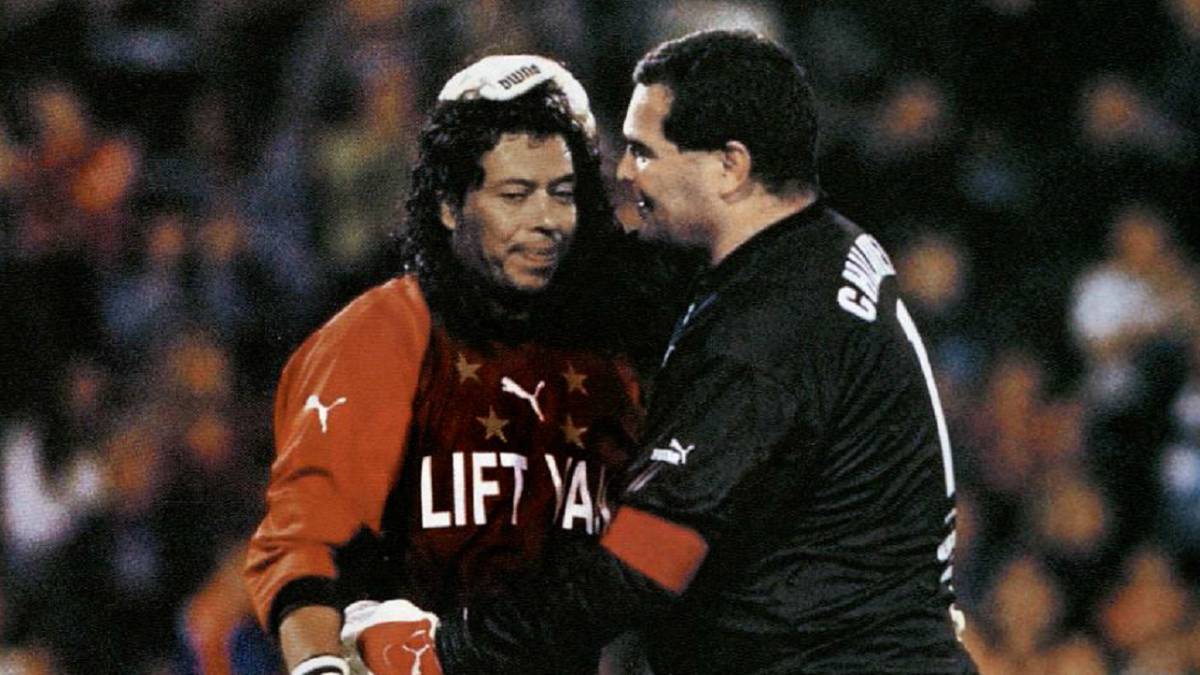 René Higuita y José Luis Chilavert en el partido de despedida del paraguayo.