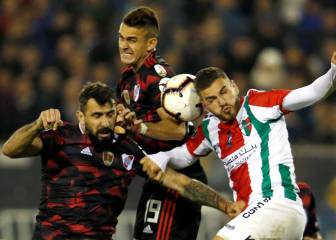 Santos Borré expulsado en triunfo de River en Libertadores