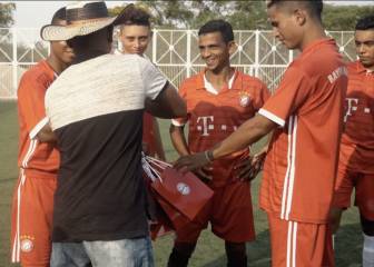 Emotiva sorpresa: Bayern regala camisetas a El Salado