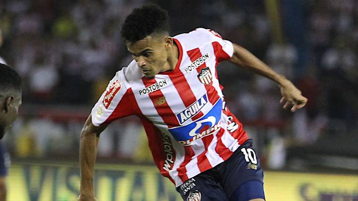 Luis Díaz, con Junior en partido por la Liga Águila