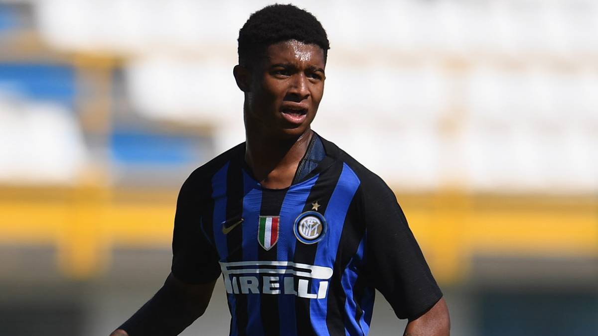 Eddie Salcedo durante un partido del equipo Sub 20 de Inter