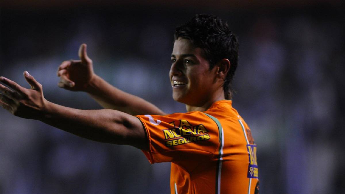 James Rodríguez en su etapa con Banfield de Argentina.