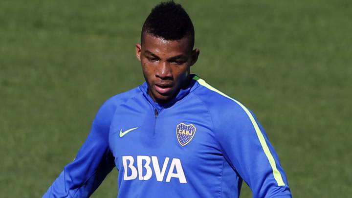 Frank Fabra durante un entrenamiento de Boca Juniors