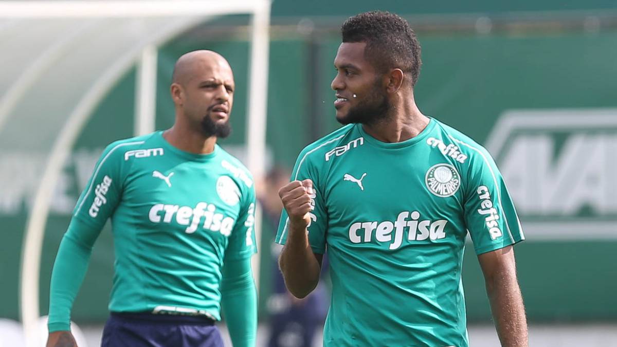 Miguel Ángel Borja, quien sería pretendido por Santos y Botafogo, en un entrenamiento con Palmeiras.