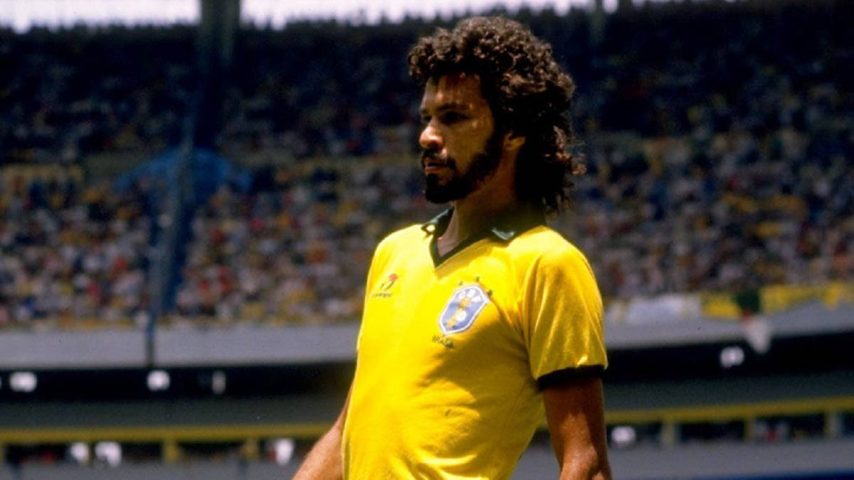 Sócrates aseguraba que el futbolista era el único trabajador que estaba por encima de sus jefes