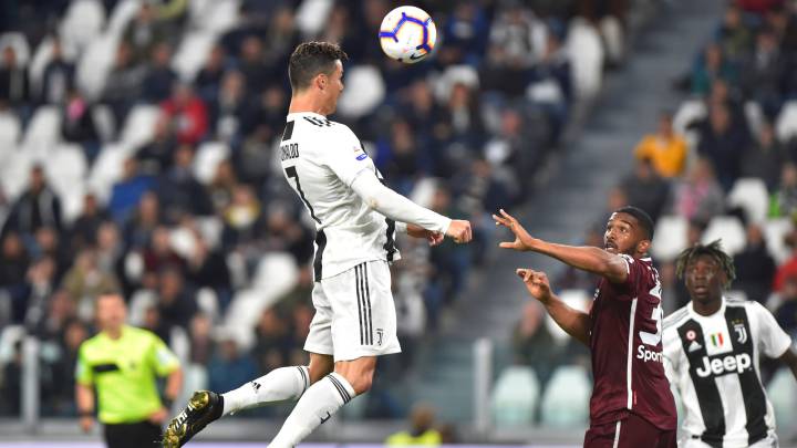 Cristiano al momento de marcar el gol ante Torino.