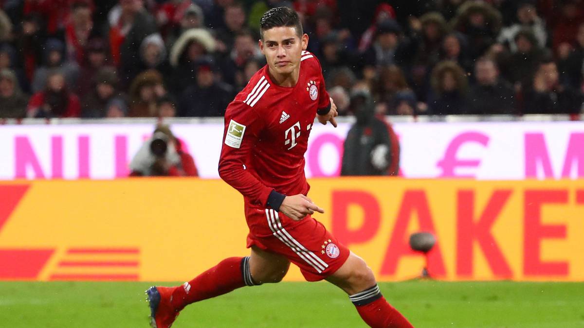 James Rodríguez celebra uno de sus tres goles ante el Mainz por Bundesliga.