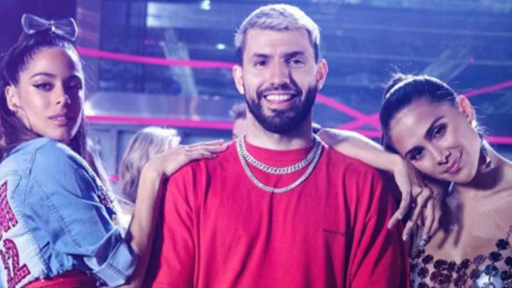 El ‘Kun Agüero’ protagoniza el nuevo video de Greeicy Rendón y Tini Stoessel. La cantante argentina y la artista colombiana se unieron en ‘22’.