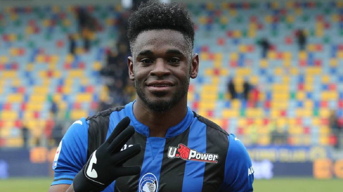 Duván Zapata lucha por ser el goleador de la Serie A.