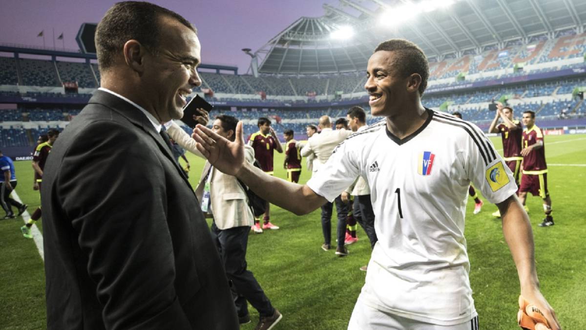 Rafael Dudamel y Wuilker Faríñez con la Selección Venezuela