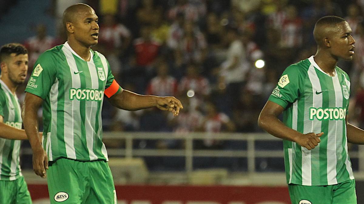 Alexis Henríquez cuestiona al árbitro Gustavo Murillo tras el Nacional vs Tolima