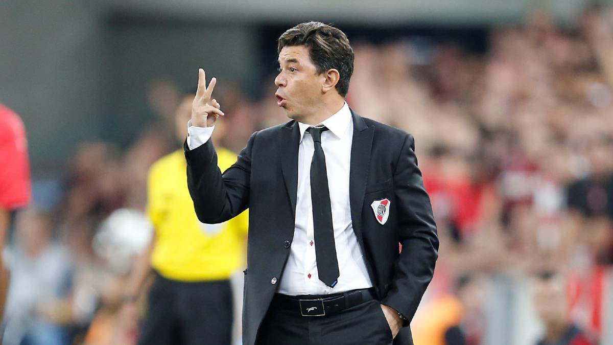 Marcelo Gallardo, enojado con el árbitro colombiano Wilmar Roldán durante el River Plate - Atlético Paranaense.