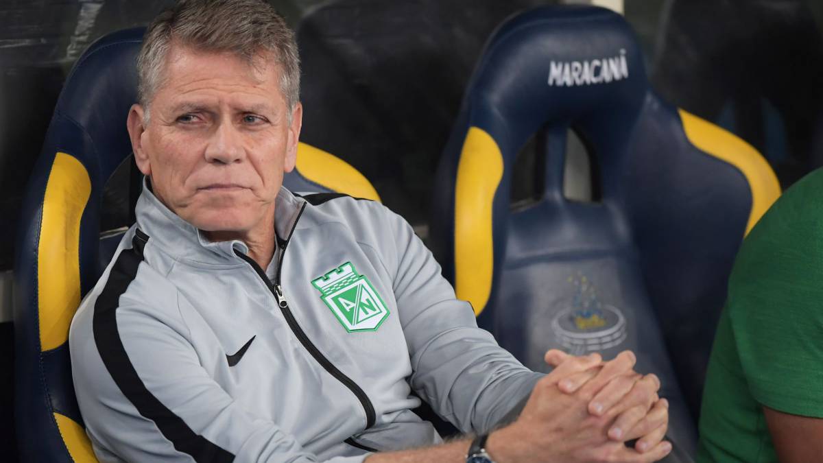 Paulo Autuori en el partido contra Fluminense
