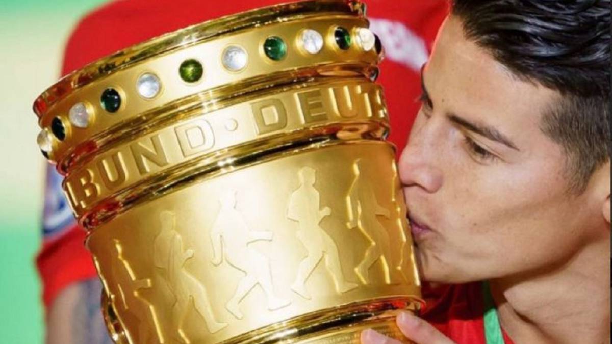 James Rodriguez celebró el título de la Copa de Alemania que el Bayern Múnich de Niko Kovac obtuvo por su triunfo tres goles por cero ante el Leipzig