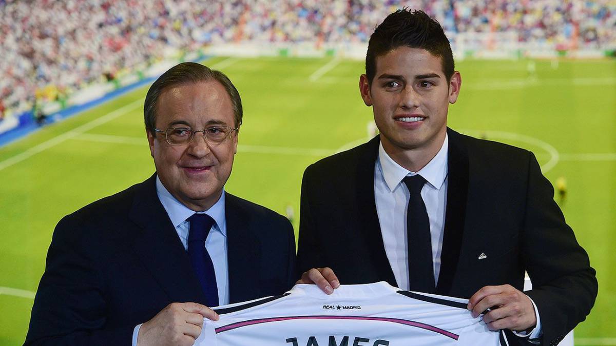 James Rodríguez y Florentino Pérez en la presentación del colombiano en el Real Madrid