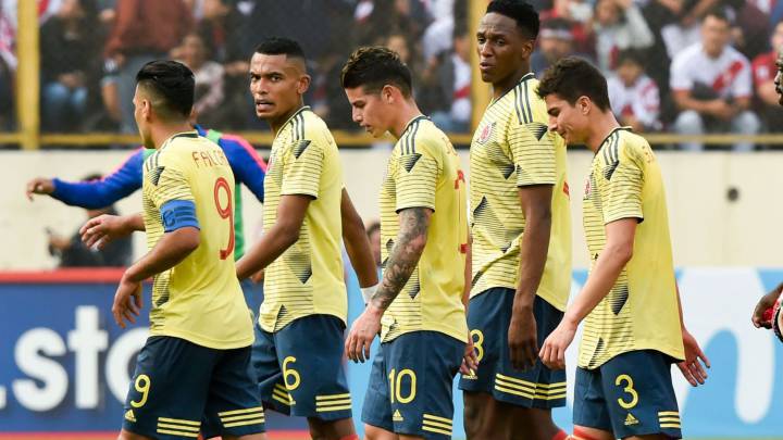 Jugadores de la Selección Colombia en el partido amistoso ante Perú