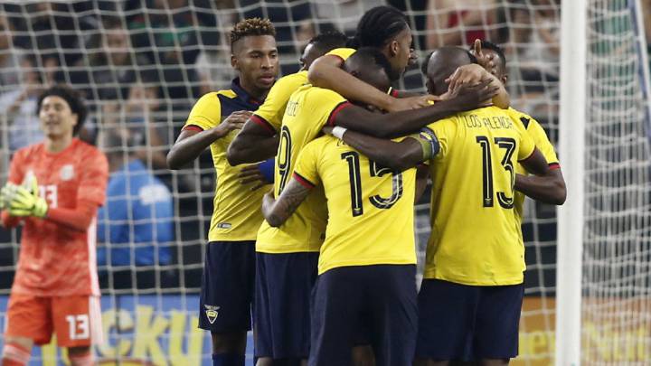 Ecuador celebra gol ante México en amistoso.