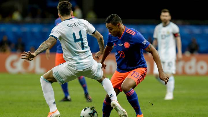 Luis Fernando Muriel salió lesionado tras una entrada con Leandro Paredes