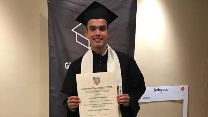Felipe Aguiar se graduó como administrador de empresas.