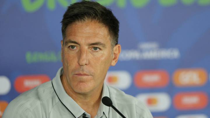 Eduardo Berizzo en la rueda de prensa de Paraguay tras el partido ante Colombia en la Copa América