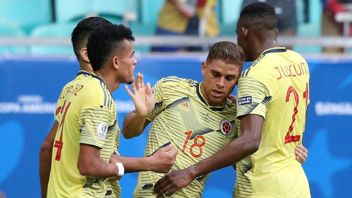 Selección Colombia en el partido ante Paraguay por Copa América.