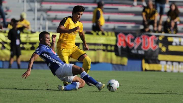 Peñarol derrotó a Millonarios en la Copa de Gigantes.