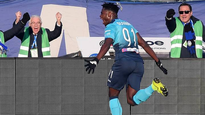 Atalanta ajustará el salario de Duván Zapata