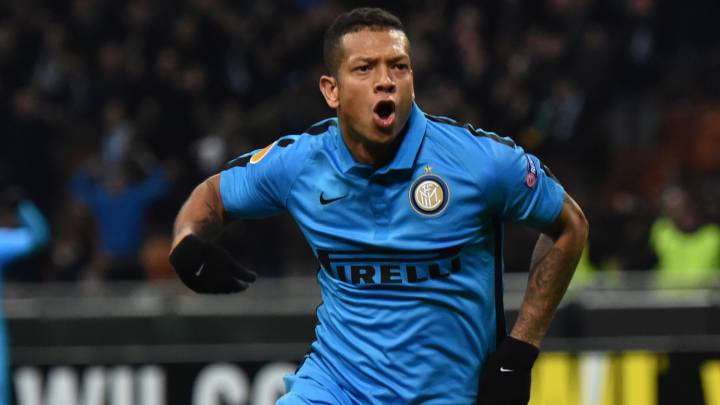 Fredy Guarín terminó su paso por China y regresaría al fútbol de Europa.