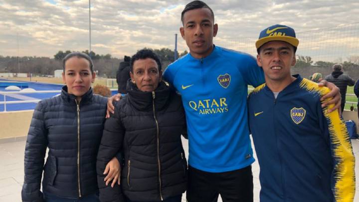 Sebastián Villa estuvo acompañado de su familia en los amistosos de Boca ante Tucumán
