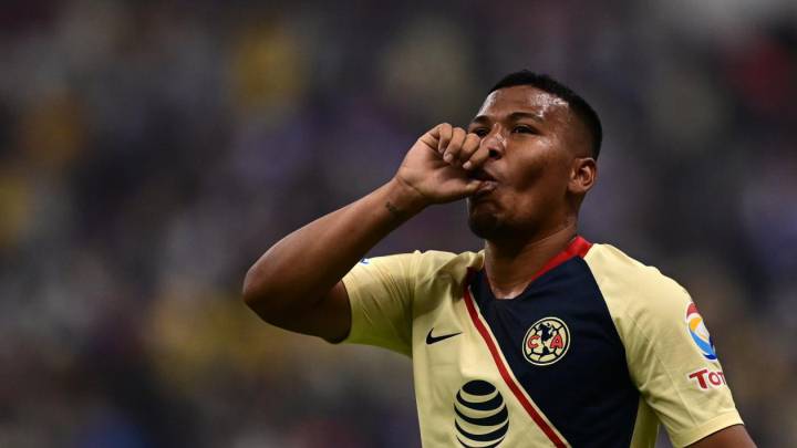 Roger Martínez habló con Miguel Herrera y dio a conocer su deseo de volver a Europa para jugar