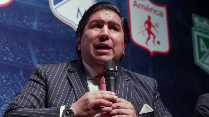 El presidente Juan Andrés Carreño habría renunciado a Independiente Santa Fe según afirma el diario El Tiempo. Edaurdo Méndez regresaría al equipo