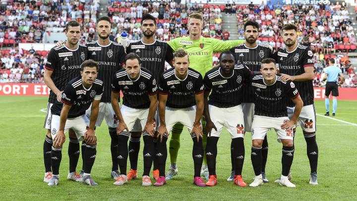 Éder Álvarez Balanta jugó con Basilea ante PSV por Champiosn League.