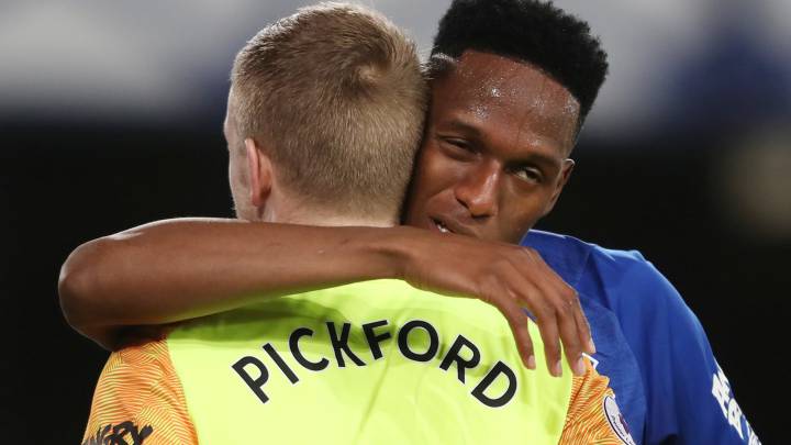 Yerry Mina y Pickford, jugadores del Everton