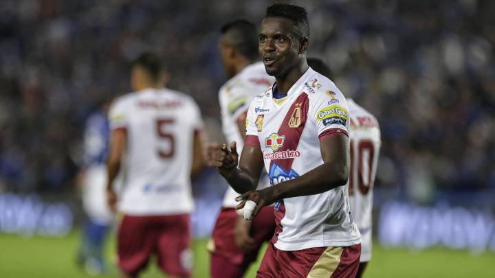 Marco Pérez celebra un gol con Tolima