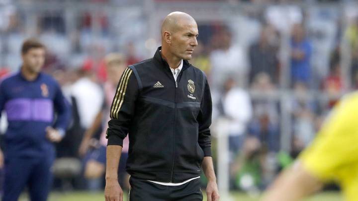 Zinedine Zidane evita hablar del futuro de James Rodríguez.