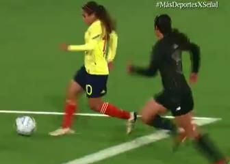 Golazo de Leicy: Levanta la cabeza y la pica como crack
