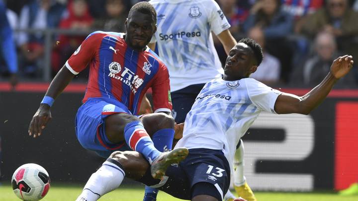 Mina disputa los 90 minutos en el empate con Crystal Palace